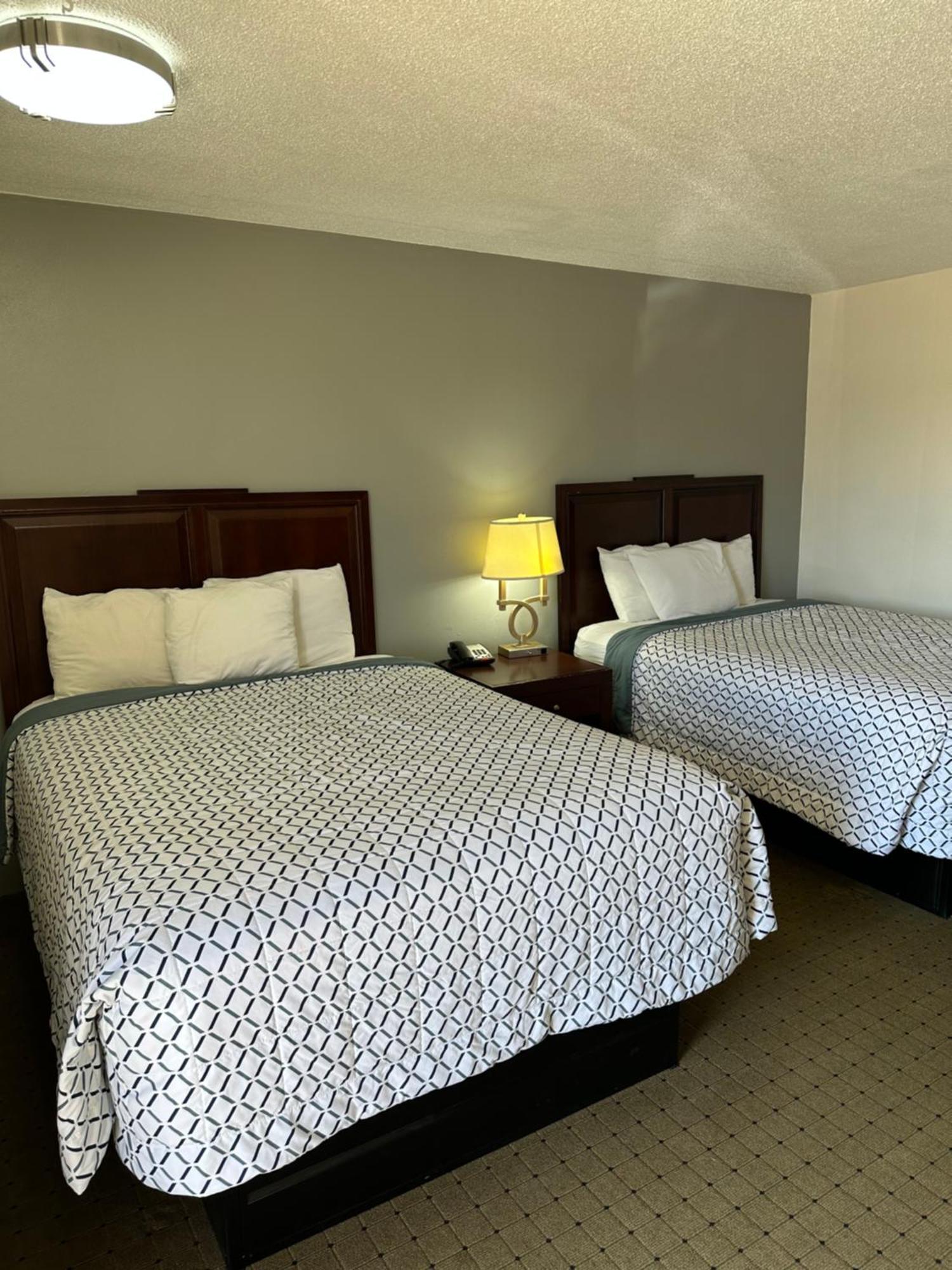 Budget Inn Motel Storm Lake Bagian luar foto